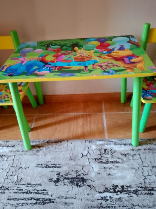 Дитячий столик із 2 стільчиками