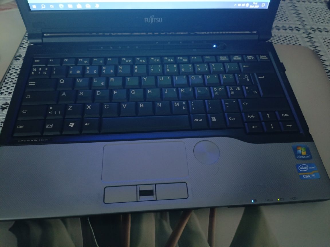 Laptop Fujitsu lifebook