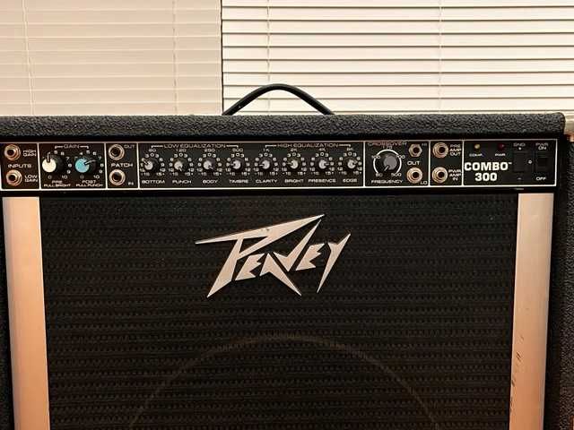 Wzmacniacz basowy PEAVEY COMBO 300,   80s USA