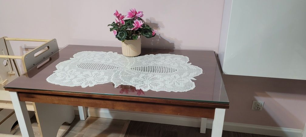 Sprzedam stół Ikea wraz ze szkłem na wymiar