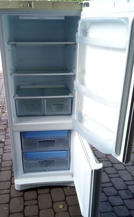 Lodówko zamrażarka Indesit BAAN10