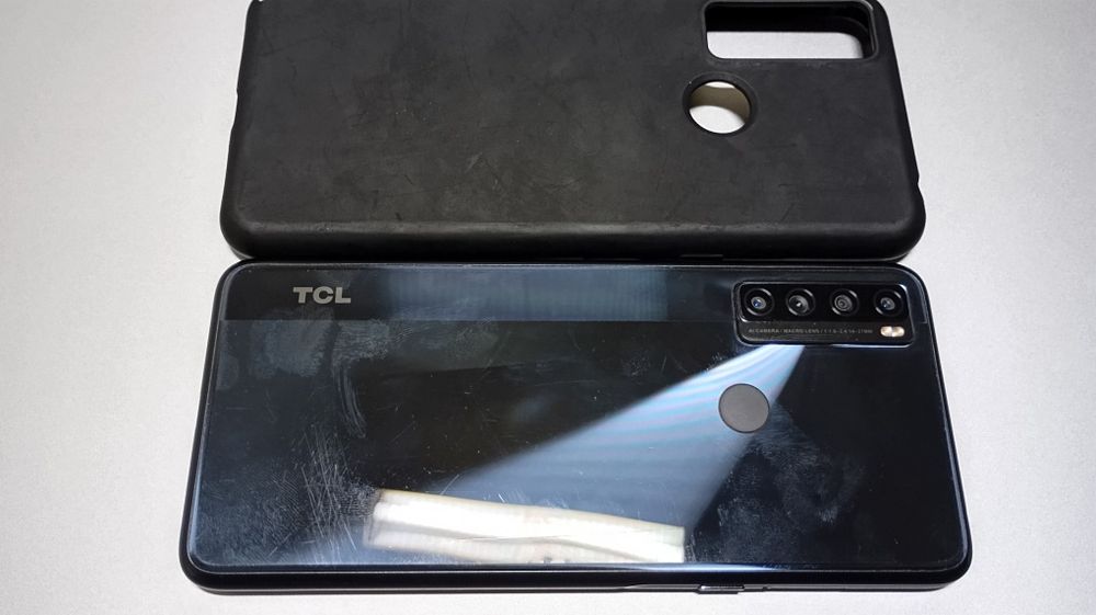 TCL E UM HUAWEI Ambos 64gb