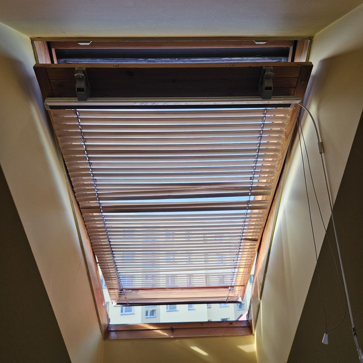 Okna dachowe 2szyb VELUX 78x140 drewniane 4 szt