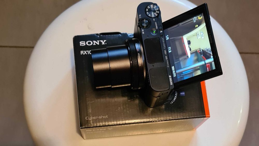 SONY RX-100IV в комплекте с SONY RMT-VP1K