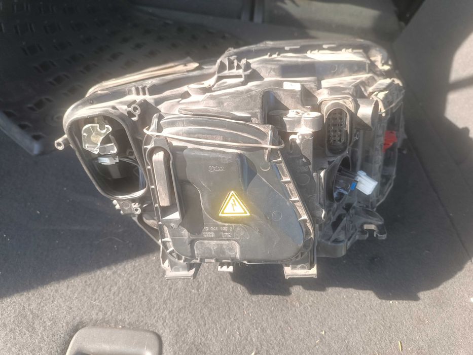 Audi Q5 lampa reflektor uszkodzone