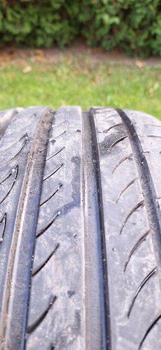 Praktycznie nowe opony Pirelli 225/55/17