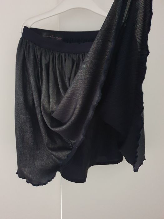 Spódniczka granatowa z połyskiem rozmiar 128