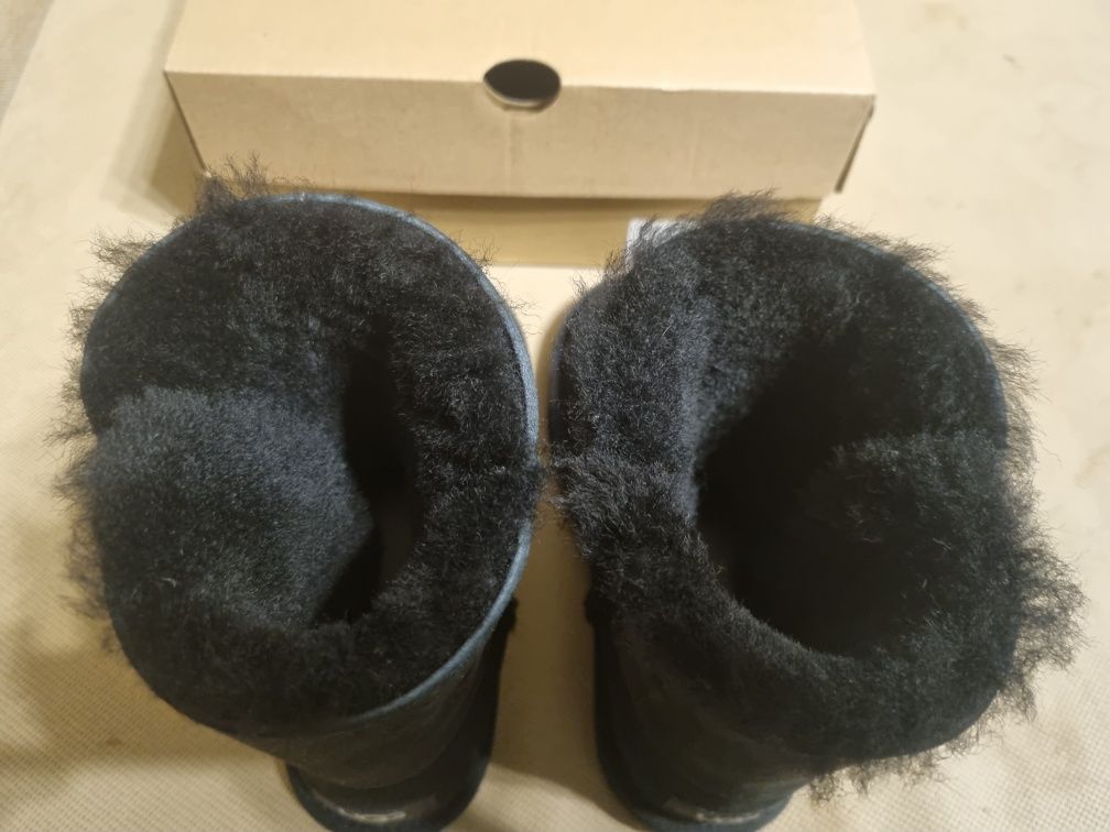 Ugg Bailey Button ( 35 розмір)