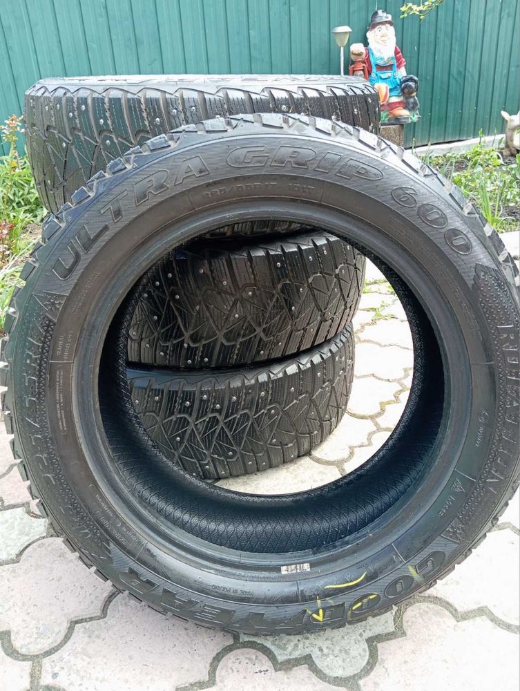 Goodyear Ultragrip 235/50/17 зимняя