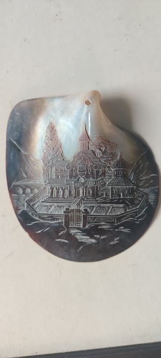 Concha madrepérola esculpida 15 cm