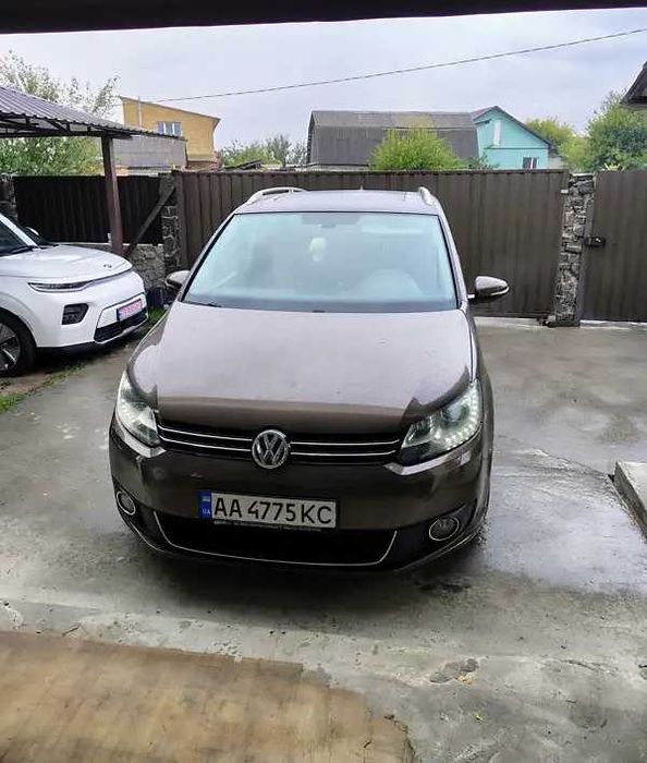 Volkswagen Touran 2011