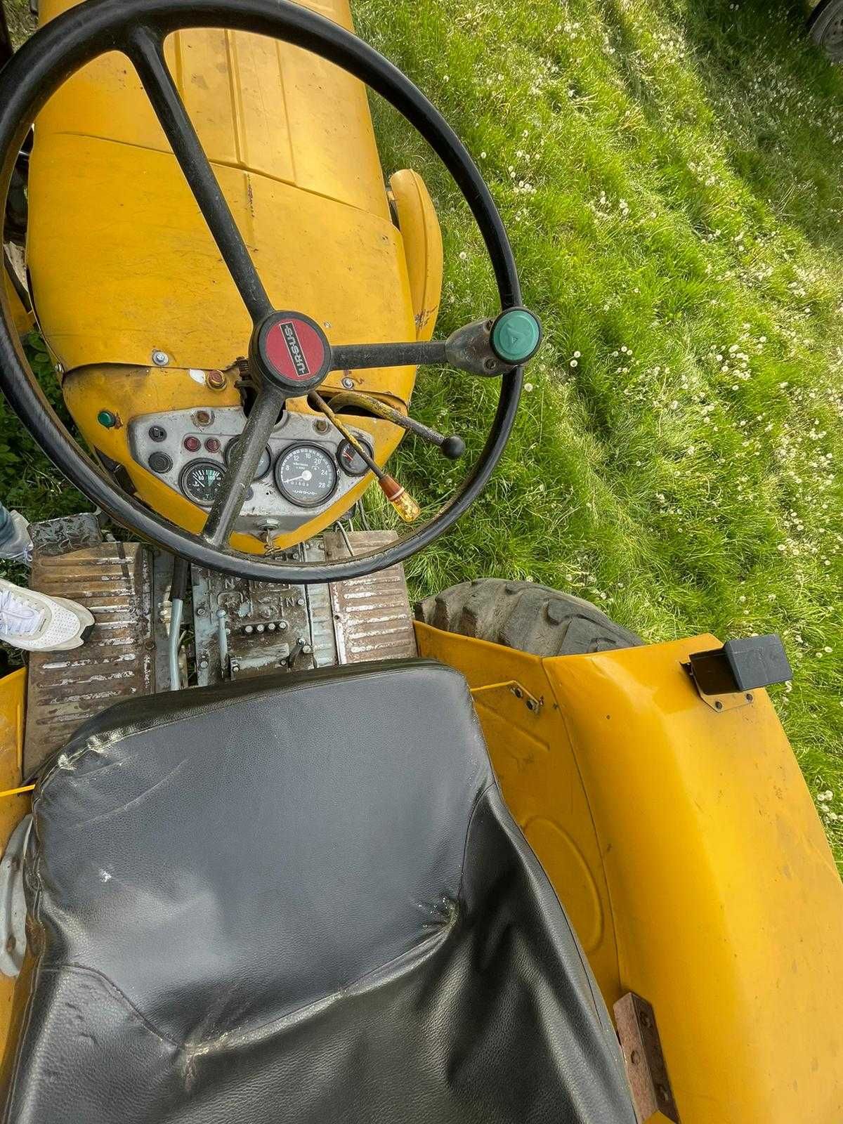 ciągniki c 360 i internacional 475