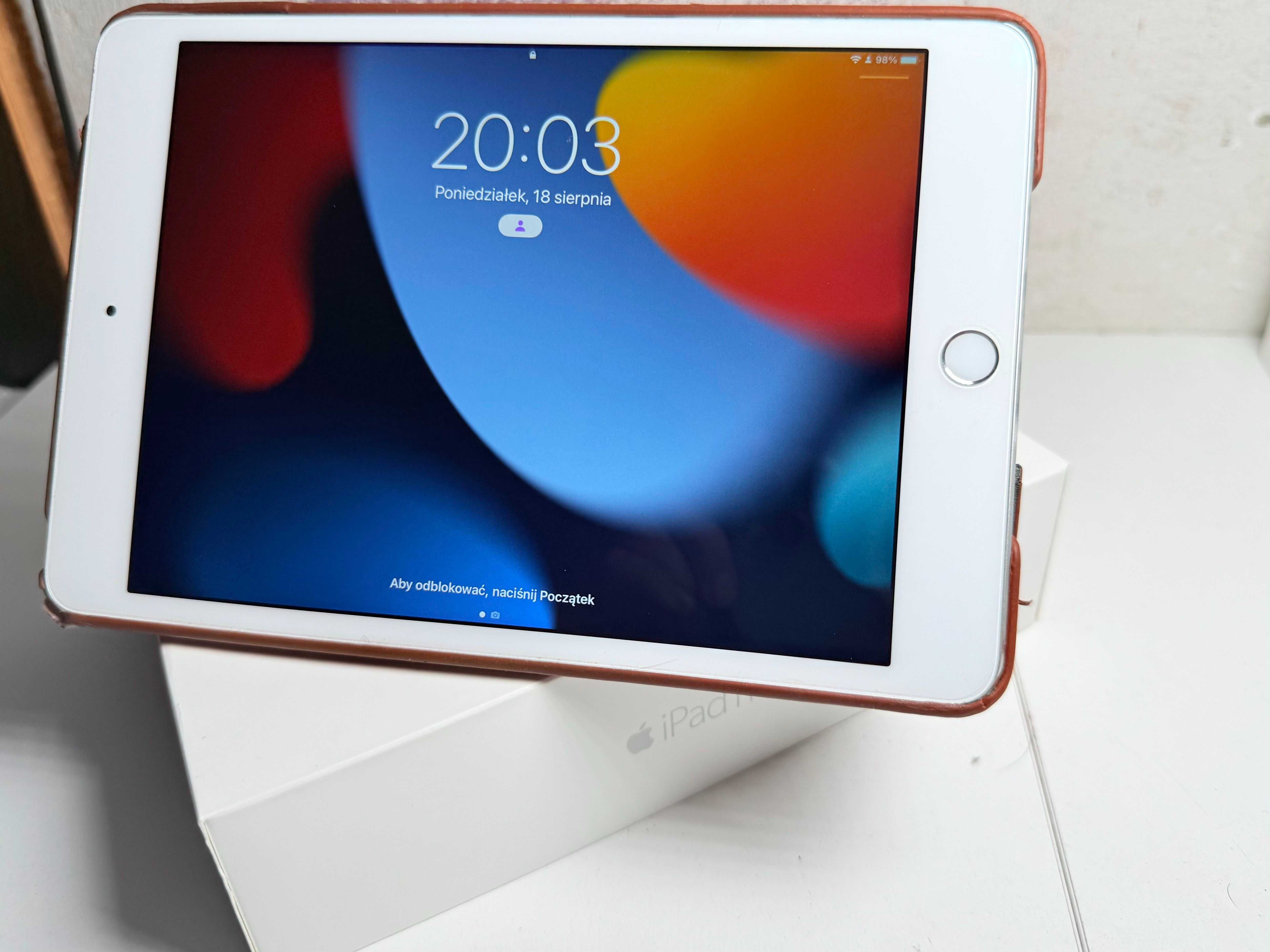 Apple iPad mini 4 (Wi-Fi) srebrny 64 GB A1548 ładny stan