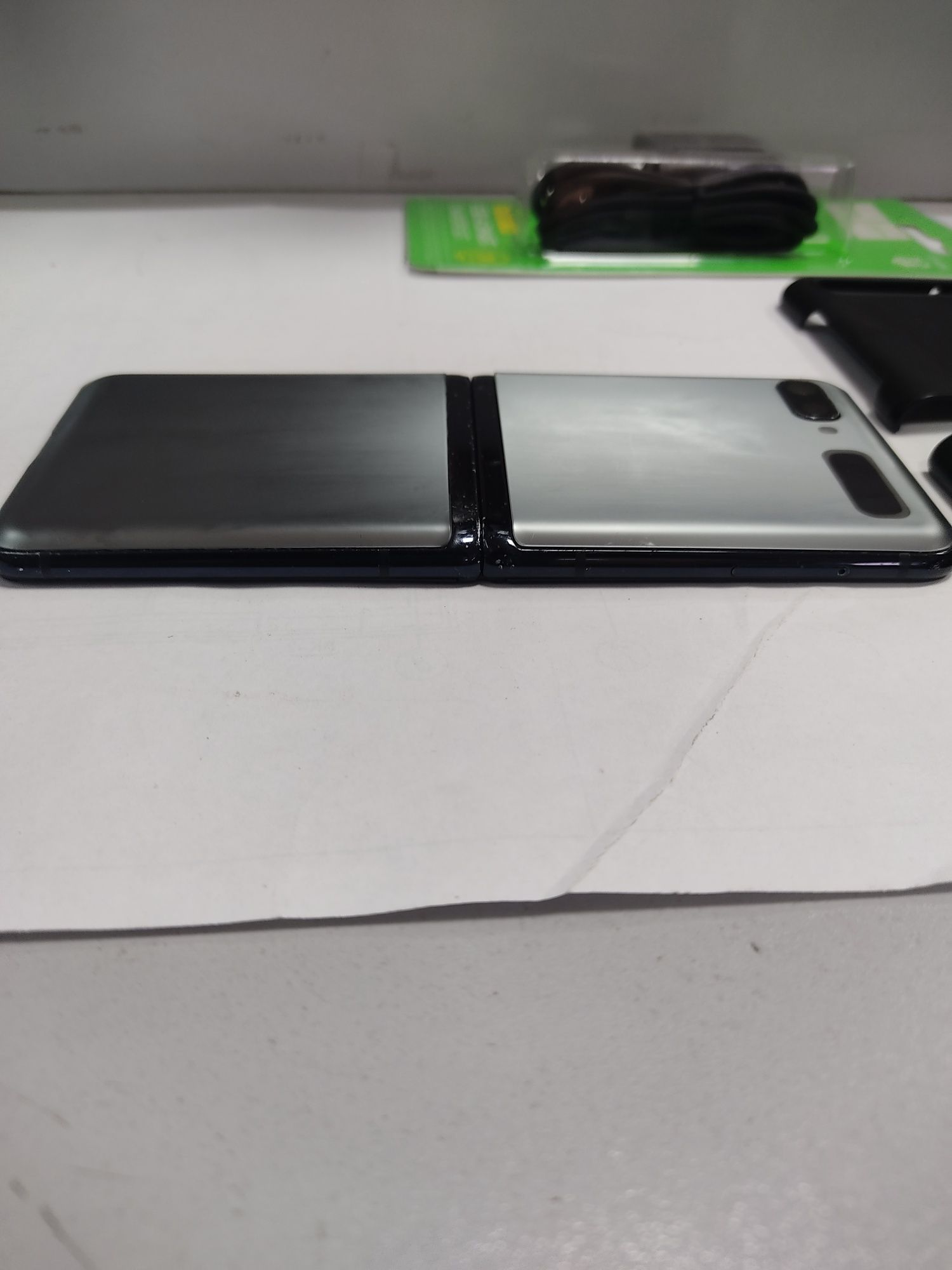 Samsung Z Flip 8/256 gb
