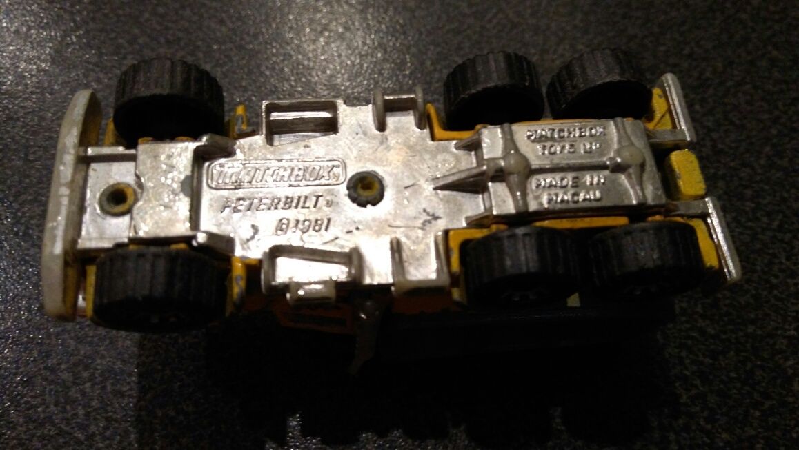 Matchbox,resorak Peterbilt 1981 samochodzik