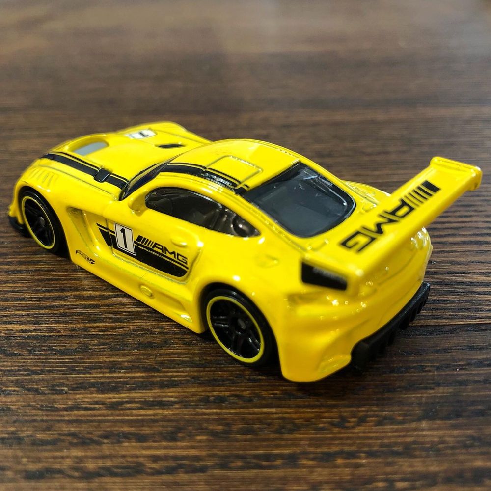 Hot Wheels 16’ Mecedes-AMG GT3