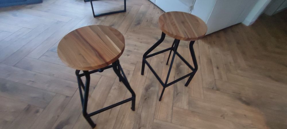 Dwa jak nowe hokery, loft, kręcone i regulowane