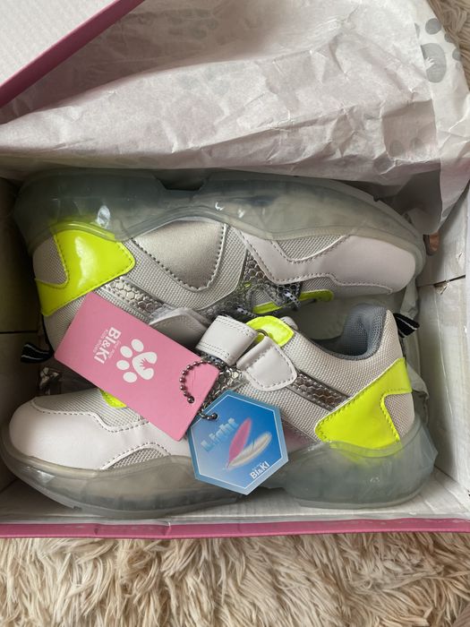 взуття для дівчинки