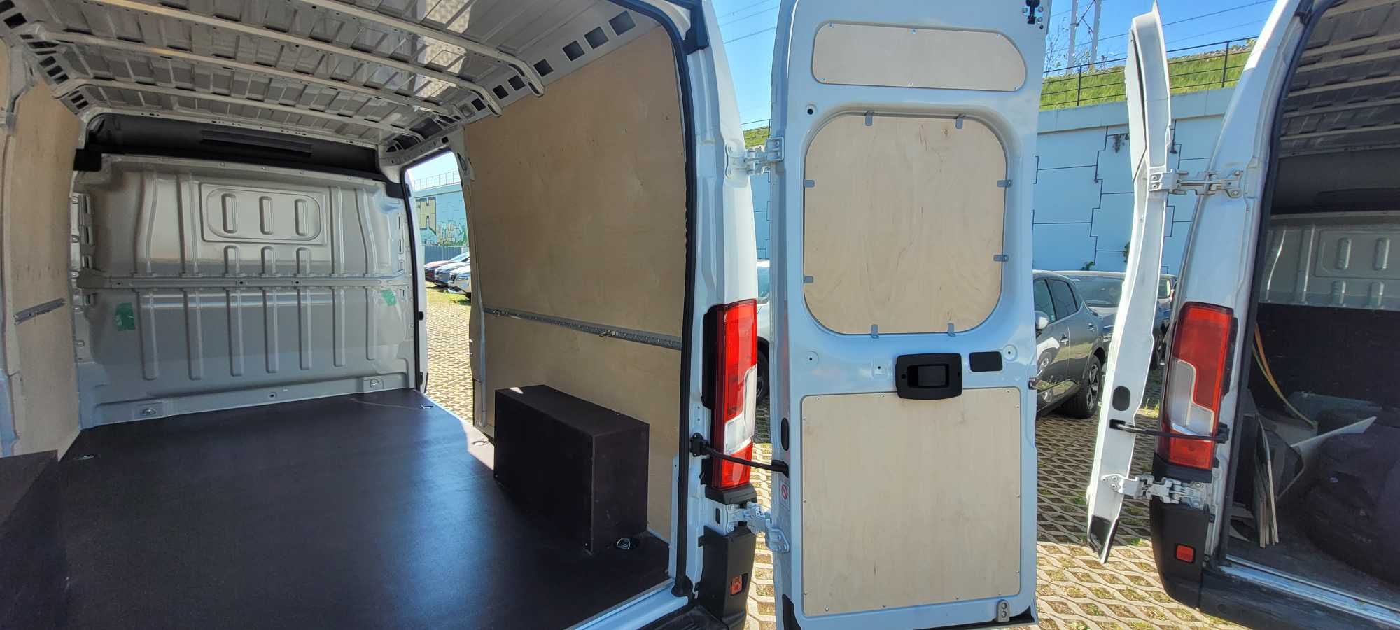 Zabudowa przestrzeni ładunkowej Fiat Ducato Opel Movano L4H2 sklejka