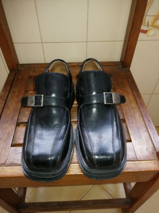 Sapatos 40(couro) sem marcas de uso