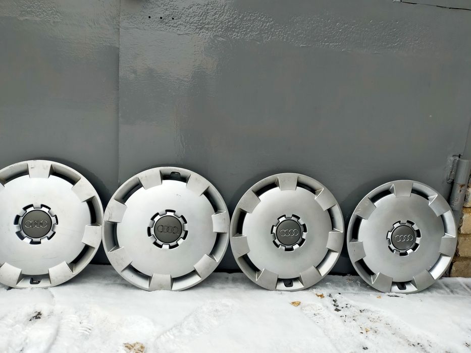 Ковпаки оригінальні ,,Аudi"