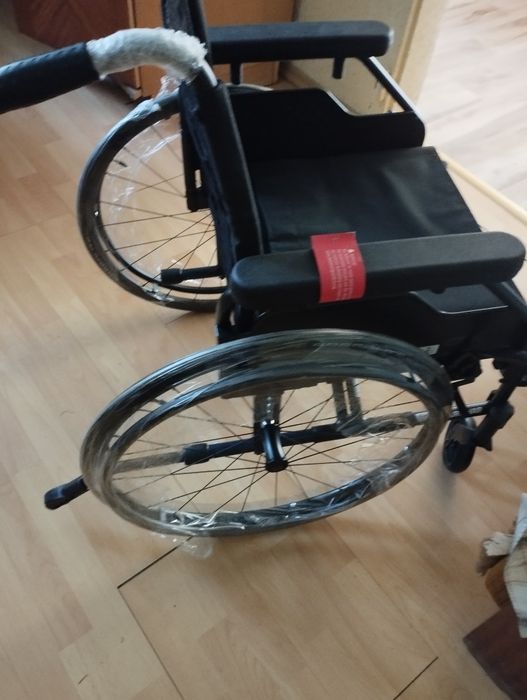 Sprzedam nowy wózek inwalidzki