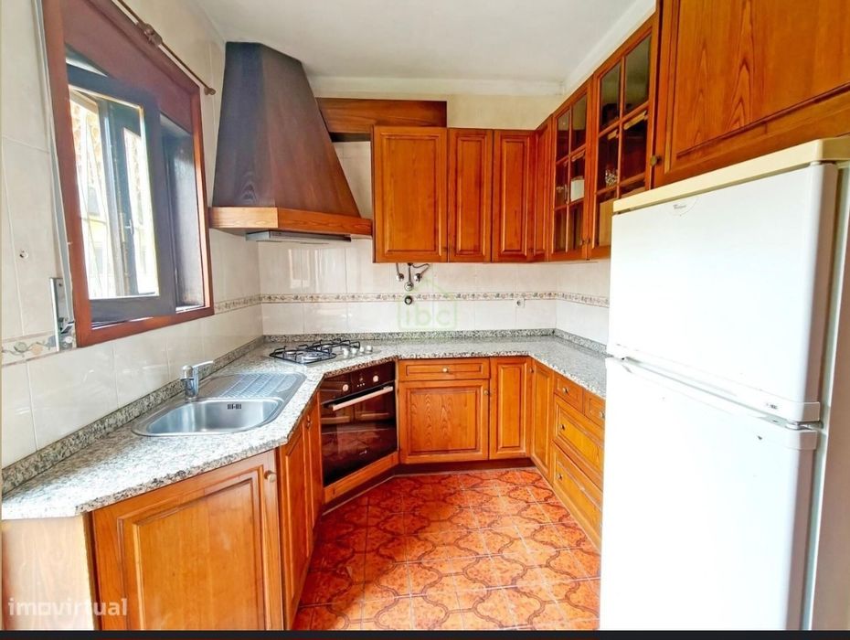 DESCEU!!    Moradia T4+ em Azurara - inúmeras possibilidades