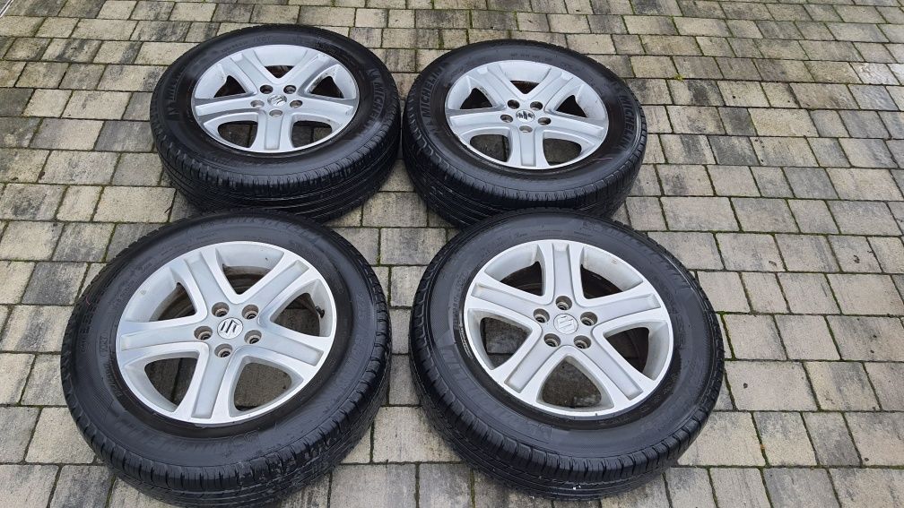 Alufelgi Suzuki z oponami zimowymi Michelin Latidute 225/65 R17