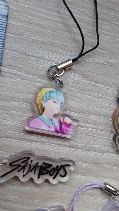 Phone charms anime pêndulos de telemóvel Kpop demon hunters aot