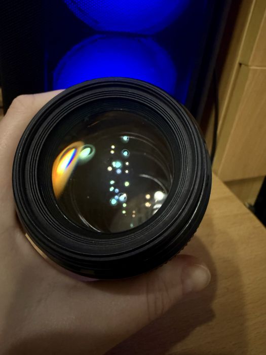 Canon EF 85mm f/1.8 USM