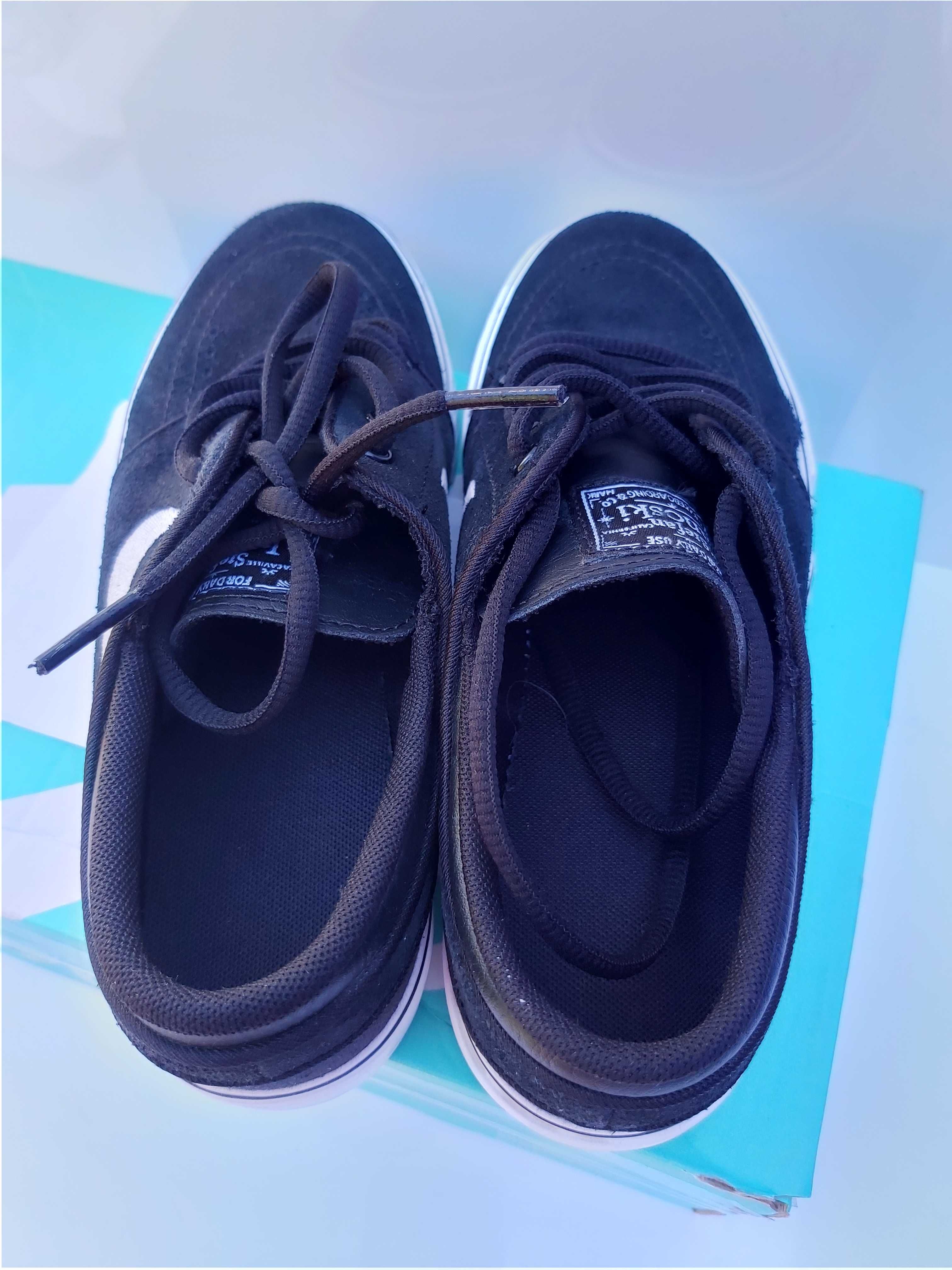 Sportowe sneakersy NIKE Stefan Janoski czarne zamszowe 36