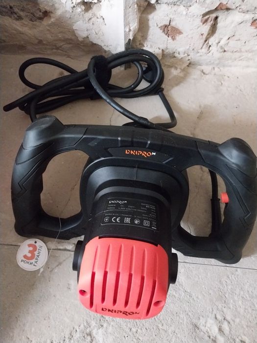 Міксер будівельний Dnipro M BM 142 S.