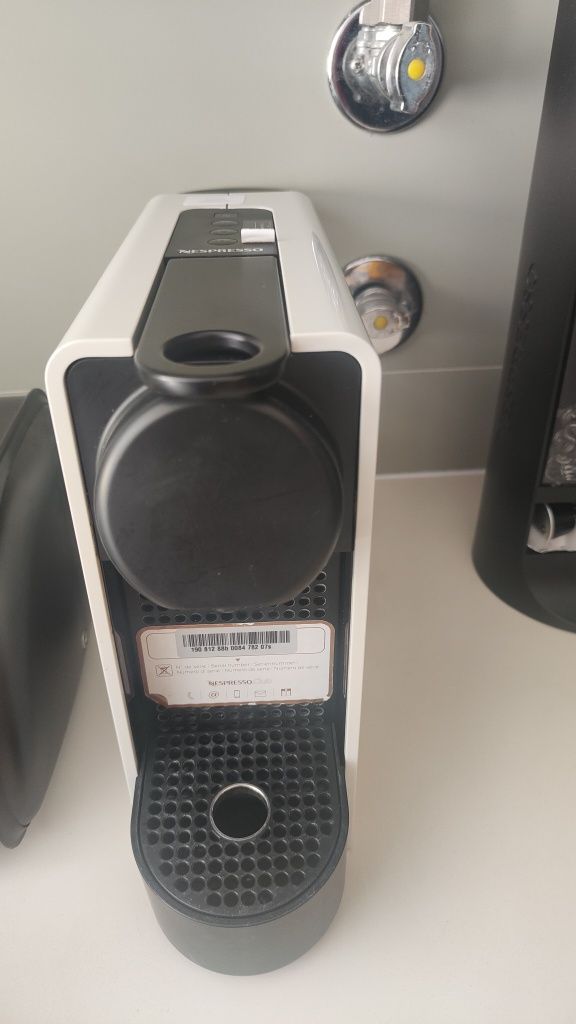 Nespresso essenza plus