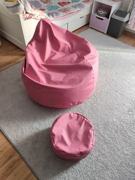Pufa XXL z podnóżkiem