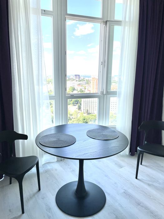 Посуточно , ЖК 4 Сезона / клиника Филатова, киностудия