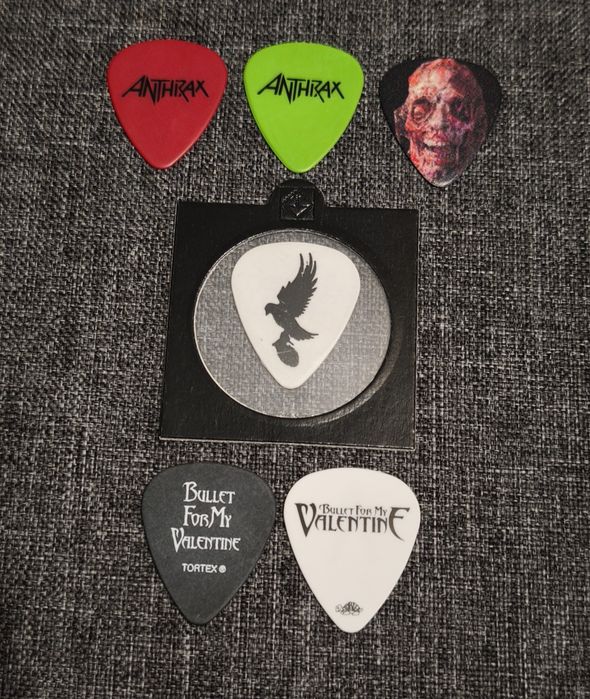 Медиаторы Bullet For My Valentine, Anthrax и Hollywood Undead.
