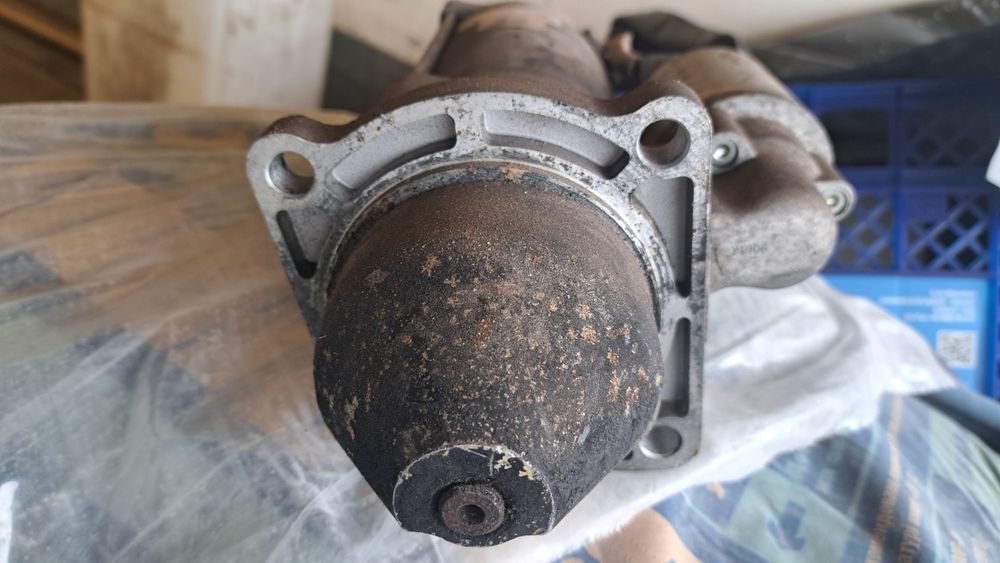 Стартер до вантажівки