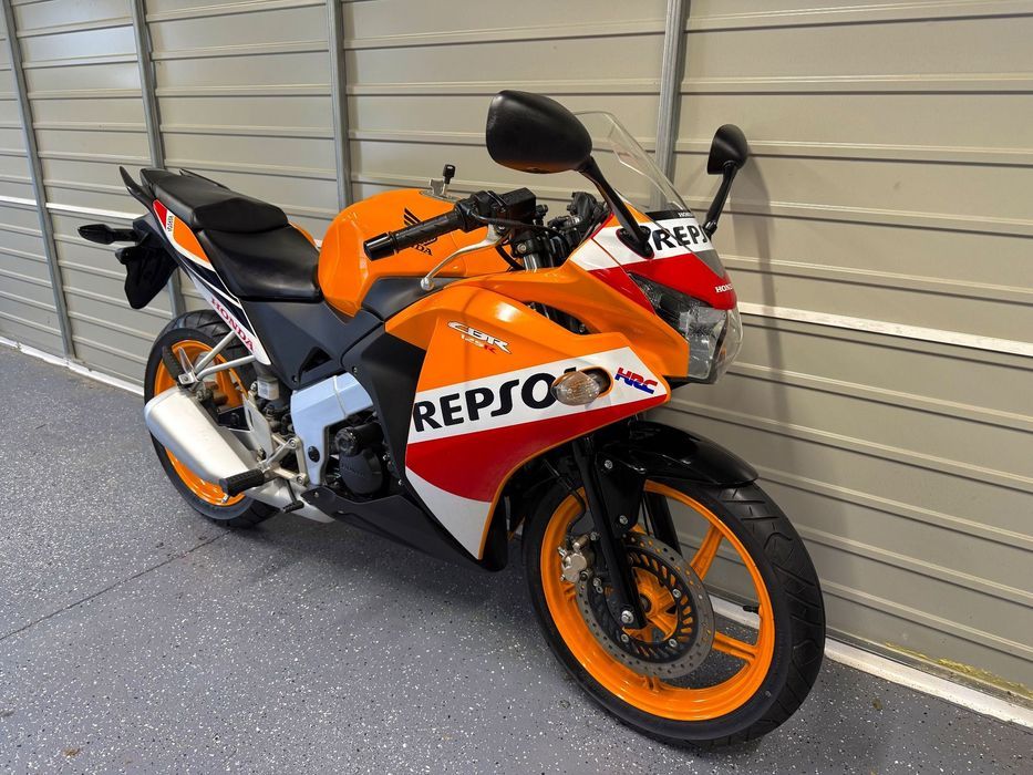 Honda CBR CBR125R 125 5500km! Fabryka! JC50 Repsol! RATY!