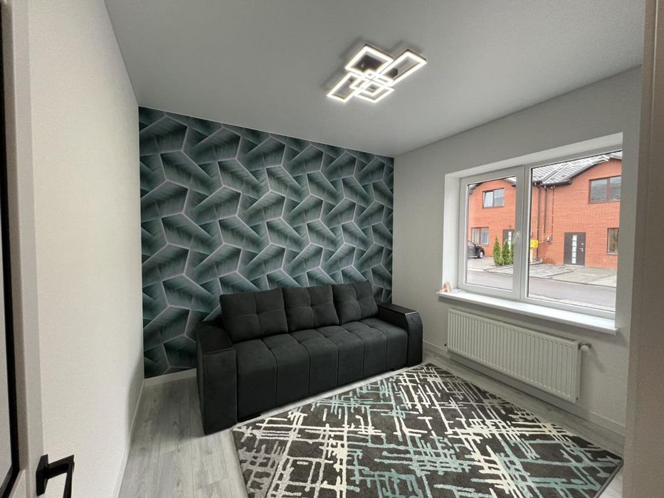 Здається Шикарний Таунхаус на Весняному перша здача.