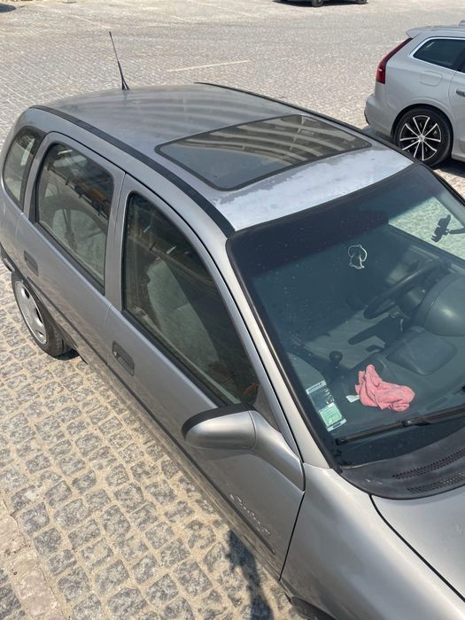Opel Corsa em bom estado