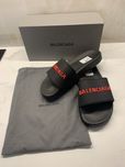 Nowe klapki balenciaga