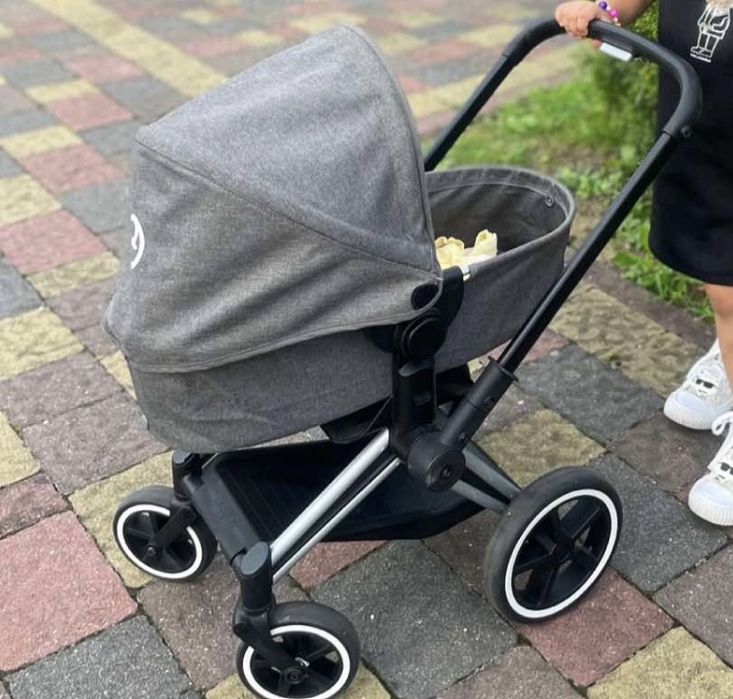 Дитячий візочок для ляльок Cybex та автокрісло