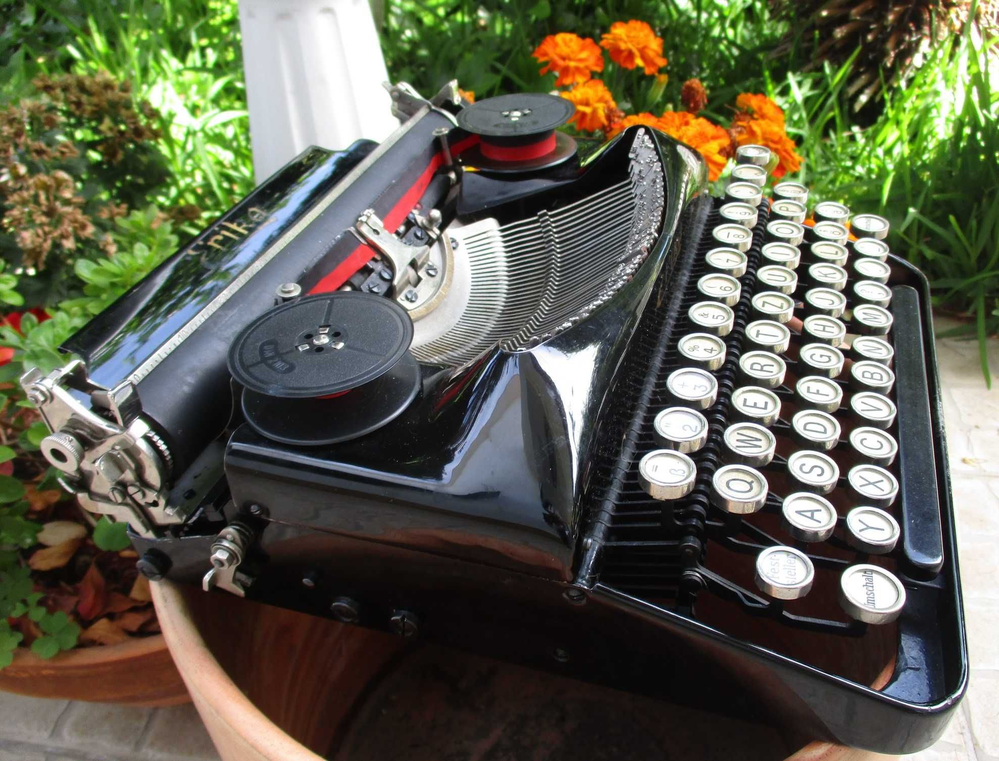Maquina de escrever Vintage centenária