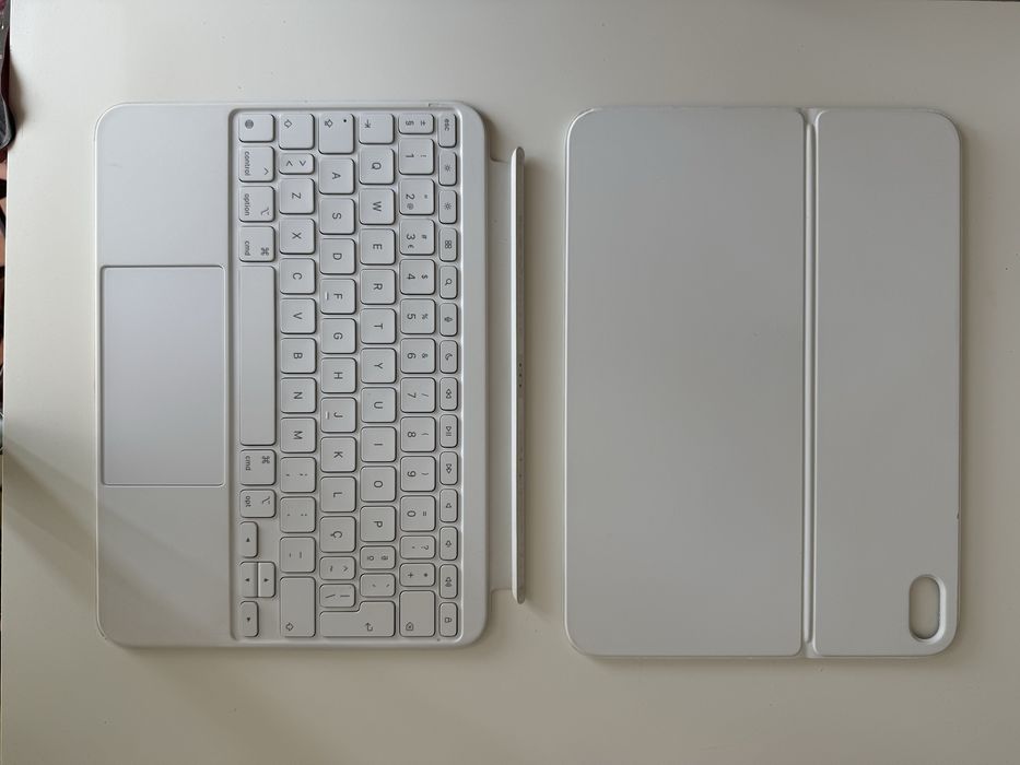 Apple Magic Keyboard Folio 10.9