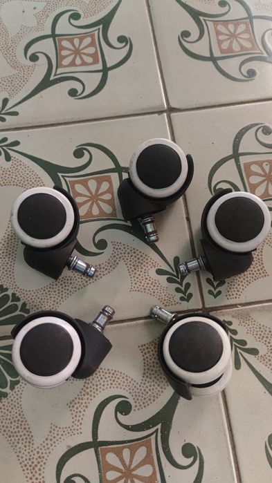 Колеса, коліщата для офісного крісла