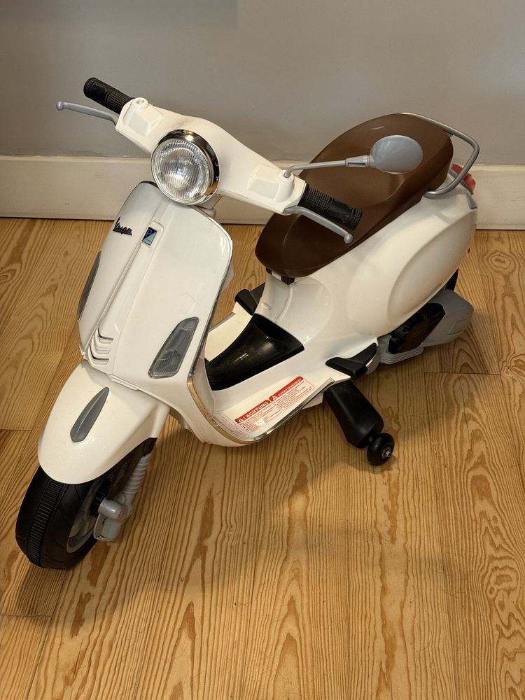 Moto Vespa infantil - ver descrição