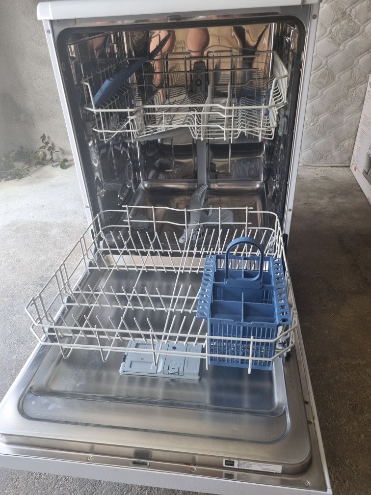 Maquina lavar loiça Indesit