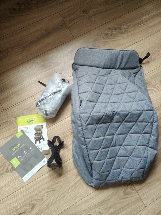 Lekka, szara spacerówka 4baby Moody