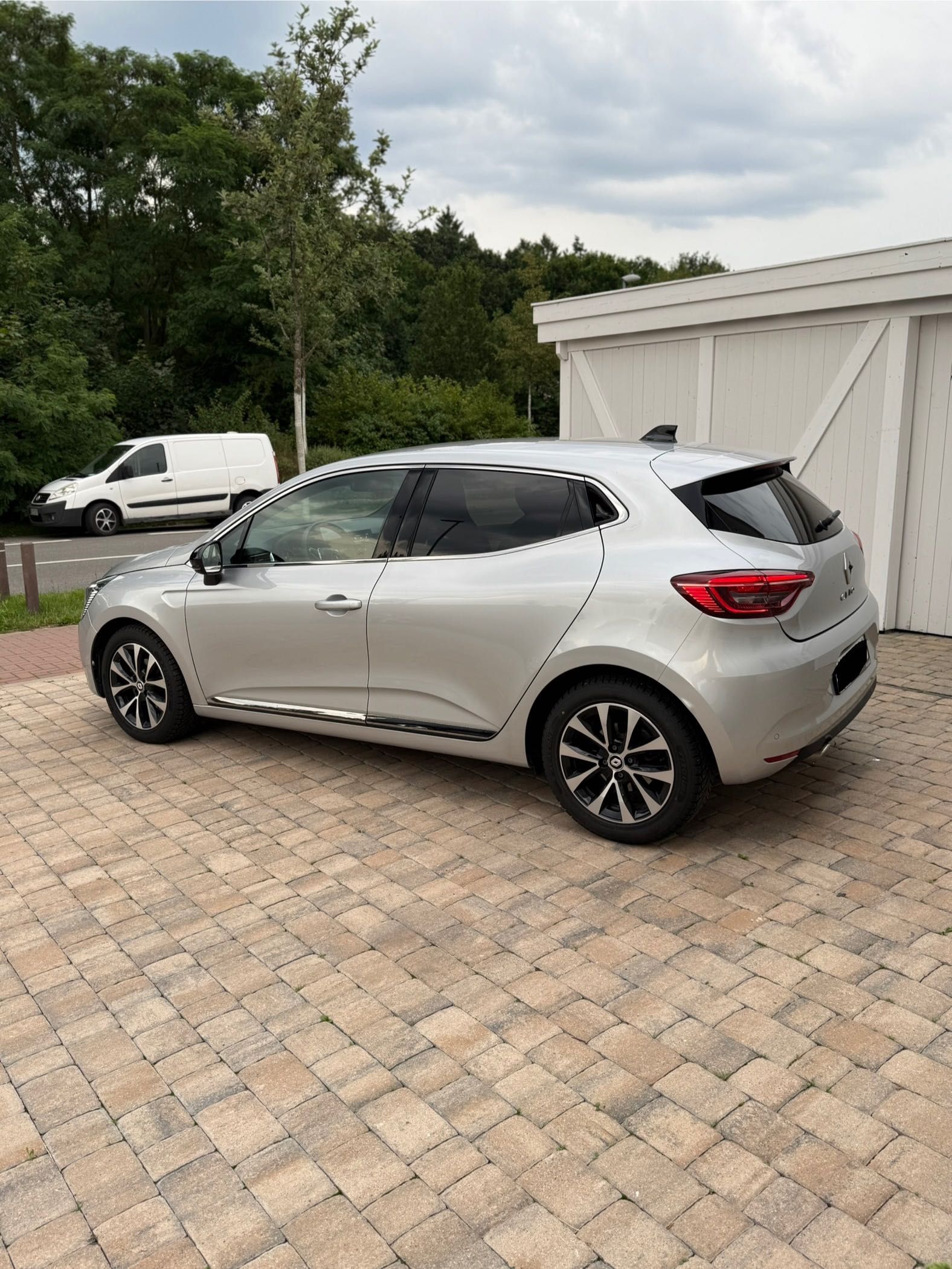 Renault Clio kamera klima bogate wyposażenie