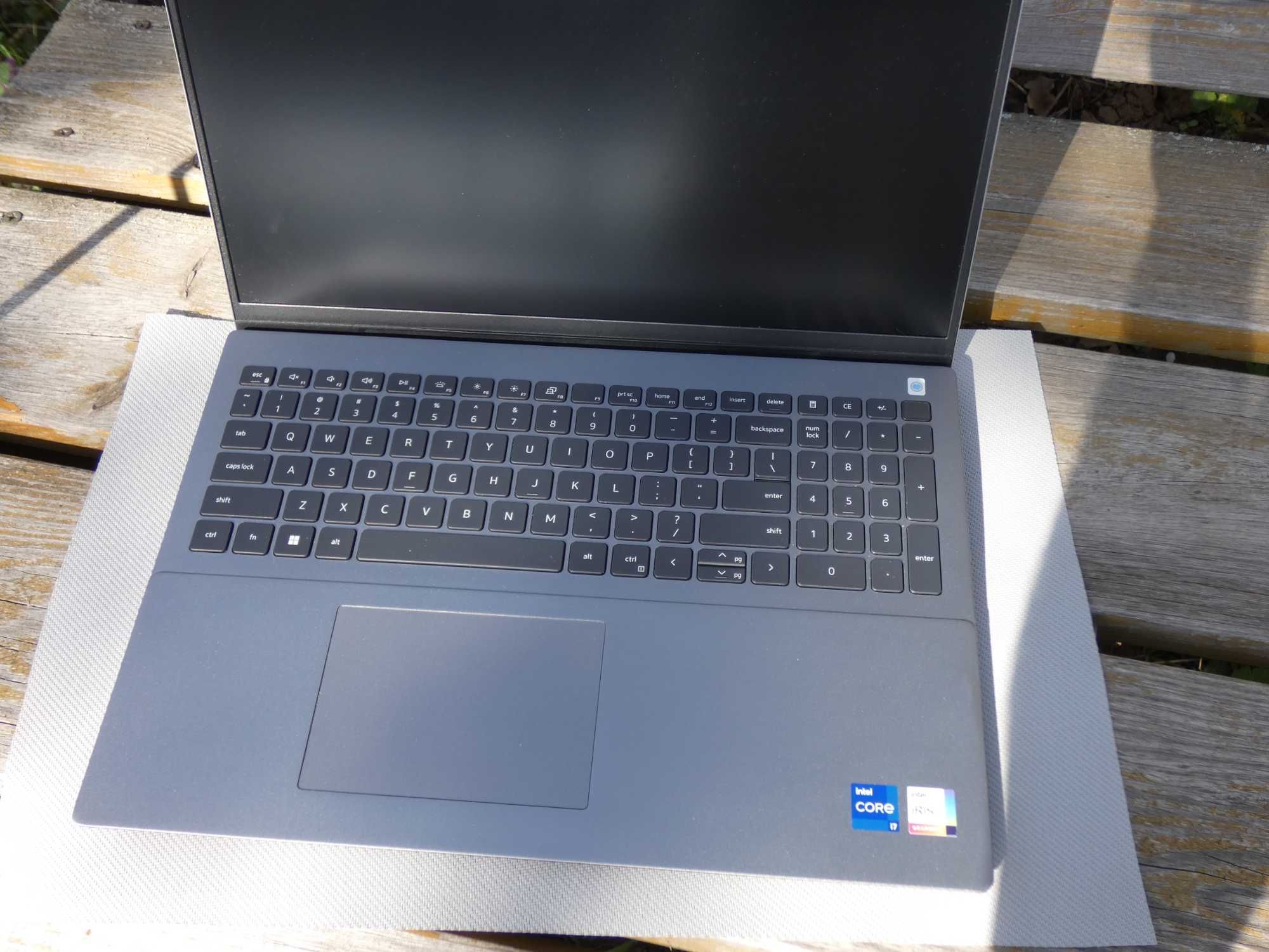 Ноутбук Dell Vostro 5620 16" FHD+ IPS (i7-1260p/16Gb/SSD 256/Iris Xe)